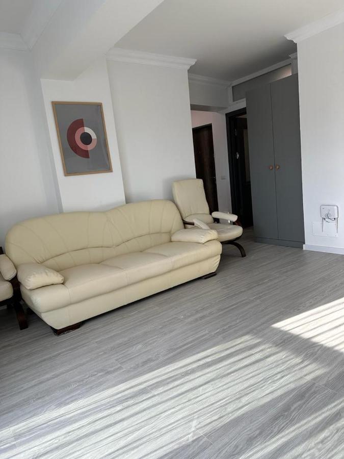 Luxury Apartments And Studios Boulevard G Enescu Suczawa Zewnętrze zdjęcie
