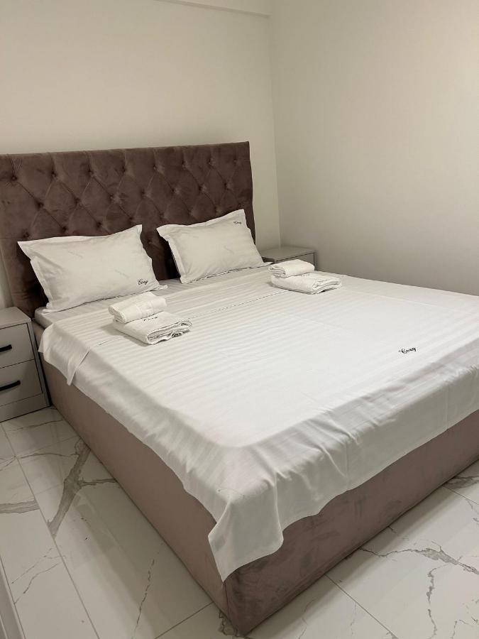 Luxury Apartments And Studios Boulevard G Enescu Suczawa Zewnętrze zdjęcie
